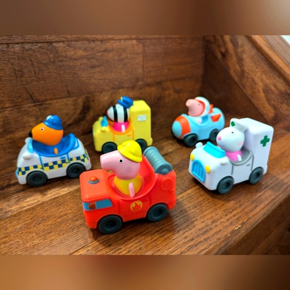 Peppa Pig Peppa's Adventures Peppa and Friends Mini Buggies set of 5 - Picture 1 of 10